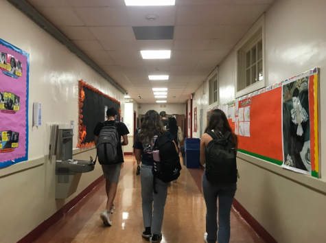 MHS Students walk to class, eagerly diving into the new year.