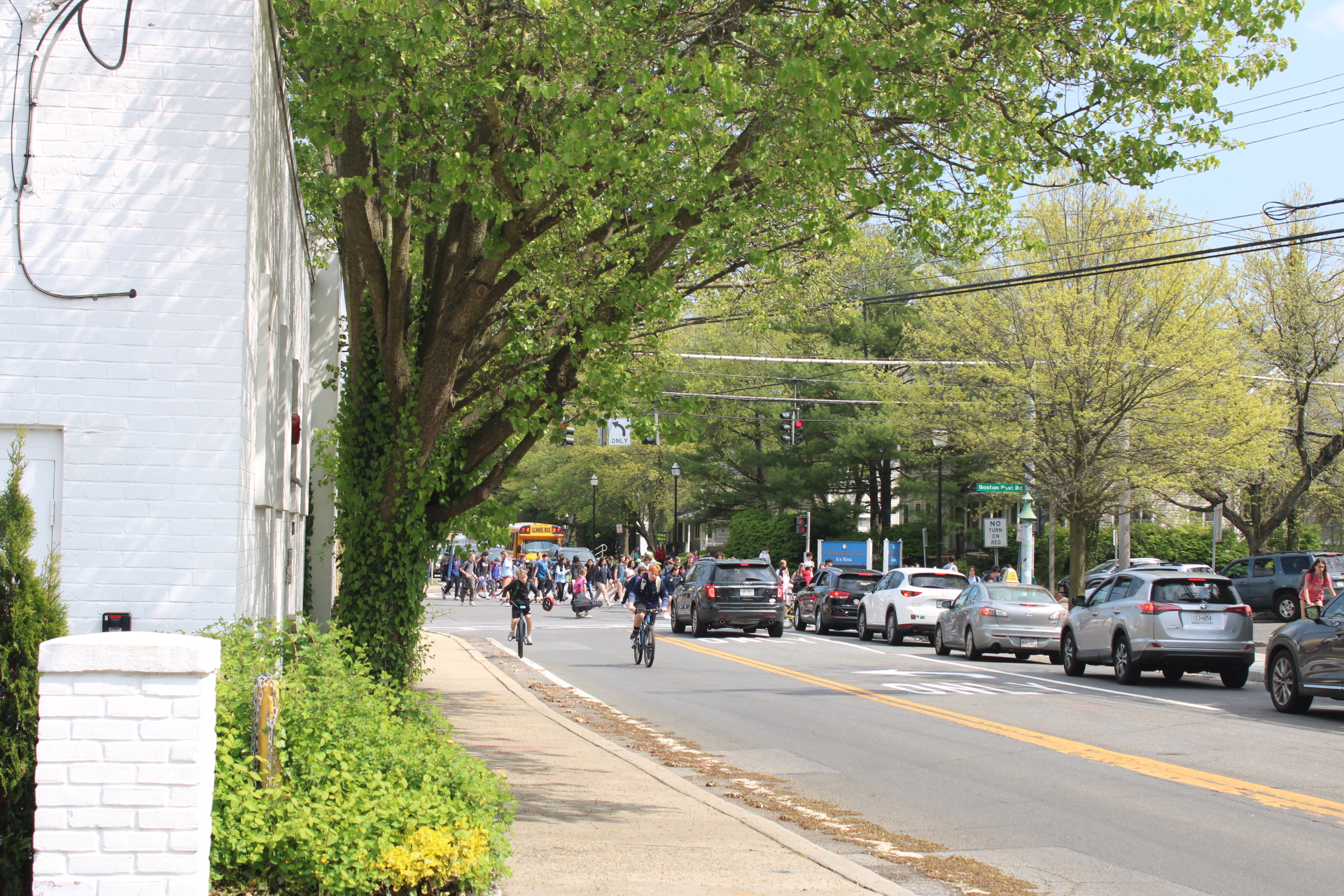 The intersection of Rockland Avenue and Palmer Avenue. 