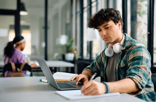 With so many methods to choose from and even more content to cover, students are often overwhelmed by the prospect of studying.